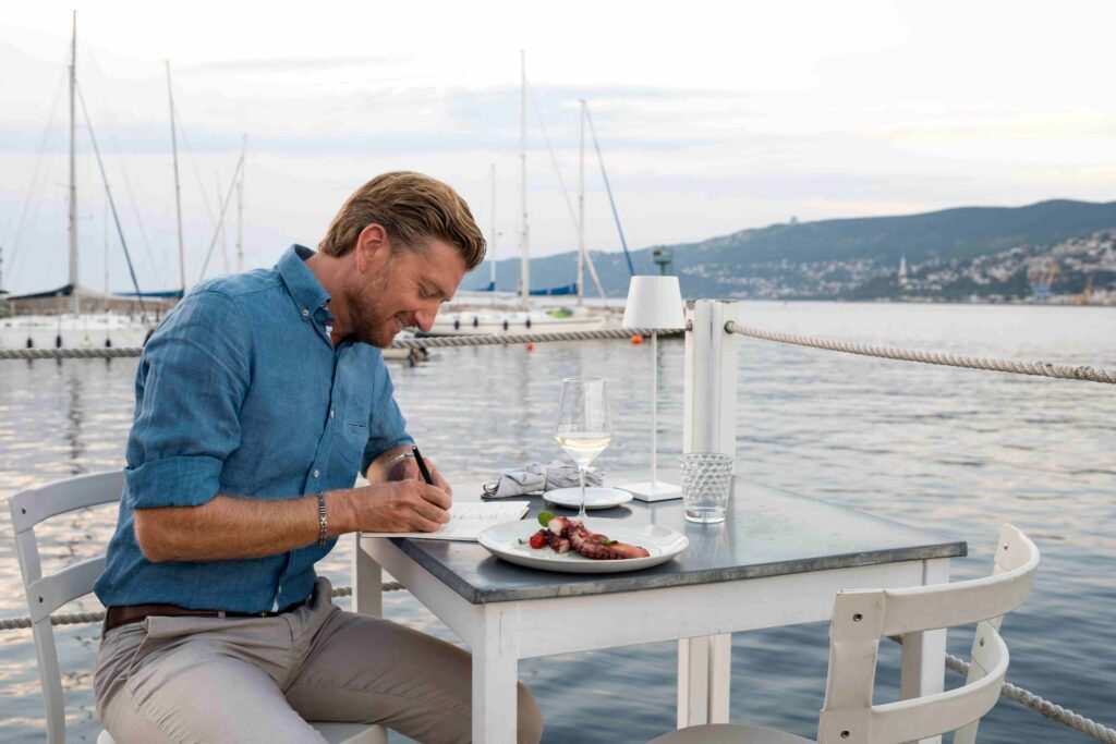 Strengthen Business Relationships with Yacht Rental Dubai
